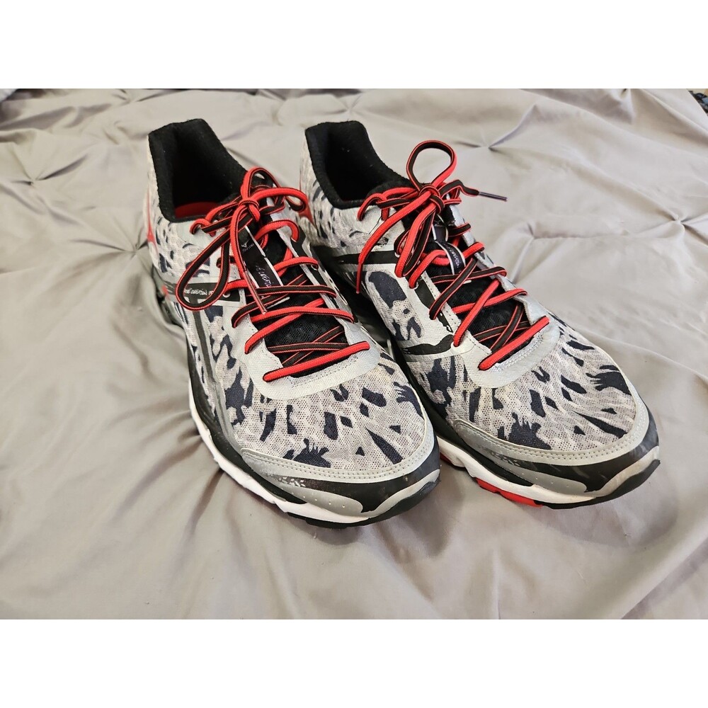 Mizuno Wave Creation 15 Men’s Size 12 Running Shoes Black Grey Red Shibori EUC